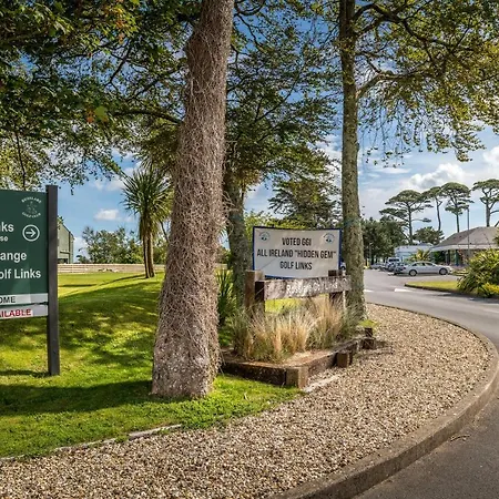 Cedar Court Home, Rosslare - 4 Bedroom House Sleeps 11 Mervyn